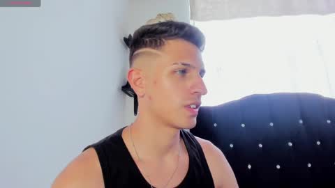 Snapshot of kevin_ahs1 chatting on April 29, 10:05 pm Kevin Ahs online show from April 29, 10:05 pm