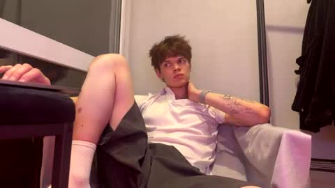 Snapshot of kevin_bucks chatting on February 17, 2:35 pm Kevin online show from February 17, 2:35 pm