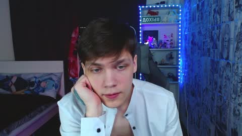 Snapshot of kevin_joestar chatting on December 5, 6:32 am Kevin online show from December 5, 6:32 am