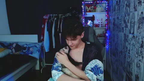 Snapshot of kevin_joestar chatting on December 15, 4:51 am Kevin online show from December 15, 4:51 am