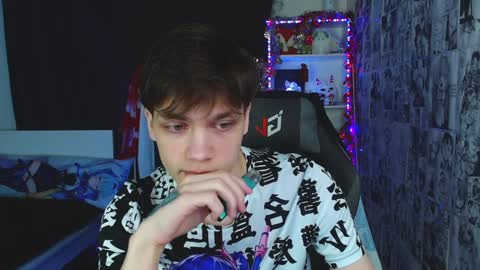 Snapshot of kevin_joestar chatting on December 16, 4:45 am Kevin online show from December 16, 4:45 am