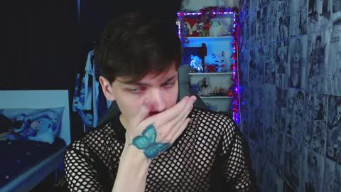 Snapshot of kevin_joestar chatting on December 19, 3:40 am Kevin online show from December 19, 3:40 am