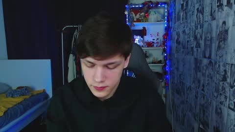 Snapshot of kevin_joestar chatting on December 31, 7:20 am Kevin online show from December 31, 7:20 am