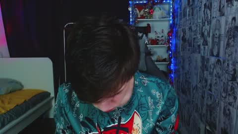 Snapshot of kevin_joestar chatting on January 2, 3:05 am Kevin online show from January 2, 3:05 am