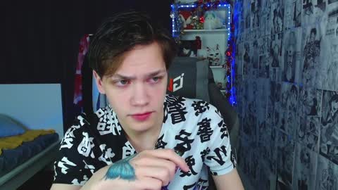 Snapshot of kevin_joestar chatting on January 5, 3:32 am Kevin online show from January 5, 3:32 am