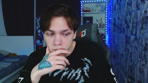 Snapshot of kevin_joestar chatting on February 4, 3:33 am Kevin online show from February 4, 3:33 am