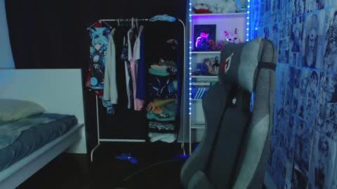 Snapshot of kevin_joestar chatting on February 5, 3:55 am Kevin online show from February 5, 3:55 am