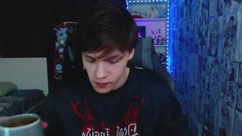 Snapshot of kevin_joestar chatting on February 12, 3:51 am Kevin online show from February 12, 3:51 am