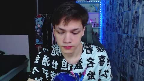 Snapshot of kevin_joestar chatting on February 19, 4:12 am Kevin online show from February 19, 4:12 am