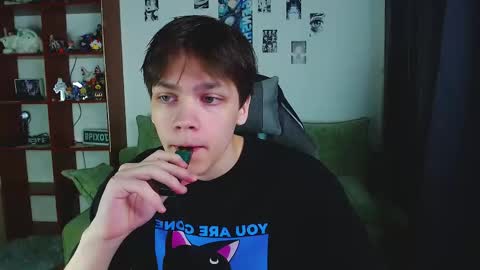 Snapshot of kevin_joestar chatting on September 19, 4:03 am Kevin online show from September 19, 4:03 am