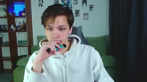 Snapshot of kevin_joestar chatting on September 24, 3:43 am Kevin online show from September 24, 3:43 am