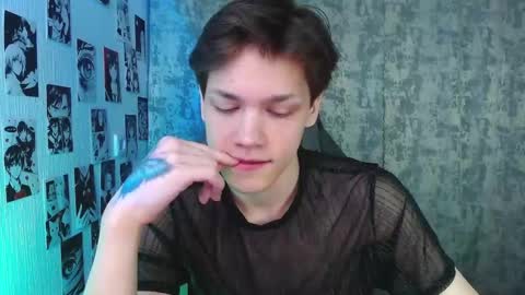 Snapshot of kevin_joestar chatting on October 23, 5:18 am Kevin online show from October 23, 5:18 am