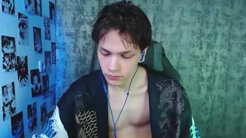 Snapshot of kevin_joestar chatting on November 14, 4:44 am Kevin online show from November 14, 4:44 am