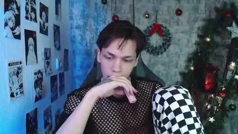 Snapshot of kevin_joestar chatting on December 18, 3:45 am Kevin online show from December 18, 3:45 am