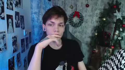 Snapshot of kevin_joestar chatting on December 19, 3:57 am Kevin online show from December 19, 3:57 am