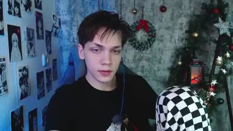 Snapshot of kevin_joestar chatting on December 20, 4:08 am Kevin online show from December 20, 4:08 am