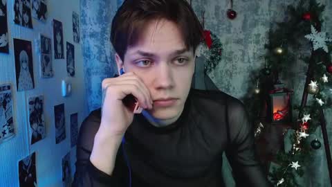 Snapshot of kevin_joestar chatting on December 21, 3:46 am Kevin online show from December 21, 3:46 am