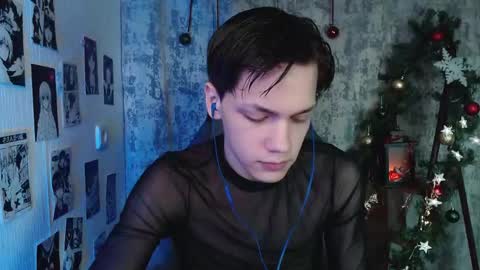 Snapshot of kevin_joestar chatting on December 22, 4:53 am Kevin online show from December 22, 4:53 am