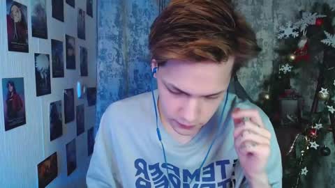 Snapshot of kevin_joestar chatting on January 19, 3:54 am Kevin online show from January 19, 3:54 am