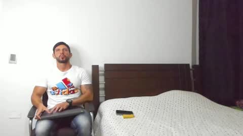 kevin_malone22 online show from January 31, 11:35 pm