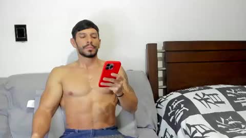 kevin_malone22 online show from June 15, 10:56 pm