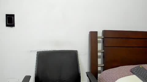 kevin_malone22 online show from August 4, 3:10 am