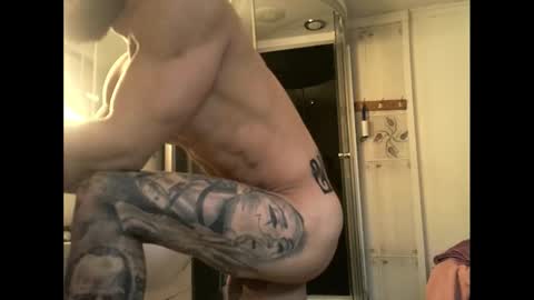 Snapshot of kevin_muscle1 chatting on January 13, 8:41 am Kevin online show from January 13, 8:41 am