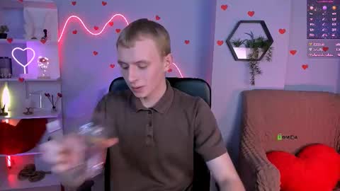 kevin_nix_ online show from February 10, 10:14 pm