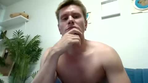 Snapshot of kevin_park chatting on August 5, 1:58 pm Kev online show from August 5, 1:58 pm