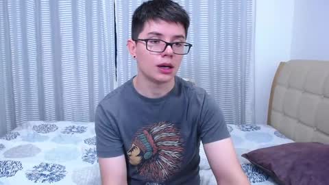 Snapshot of kevinhunts chatting on January 17, 2:29 am Kevin online show from January 17, 2:29 am