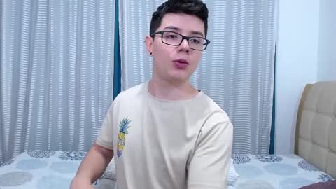 Snapshot of kevinhunts chatting on January 18, 6:43 pm Kevin online show from January 18, 6:43 pm