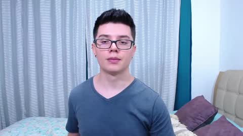 Snapshot of kevinhunts chatting on February 19, 1:51 am Kevin online show from February 19, 1:51 am