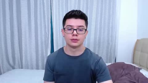 Snapshot of kevinhunts chatting on February 19, 11:57 pm Kevin online show from February 19, 11:57 pm