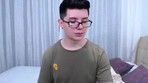 Snapshot of kevinhunts chatting on February 20, 11:10 pm Kevin online show from February 20, 11:10 pm