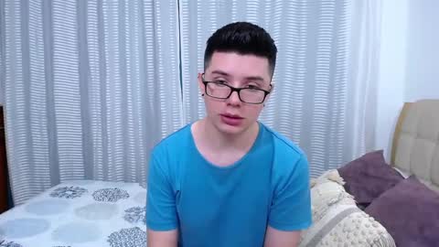 Snapshot of kevinhunts chatting on February 26, 11:37 pm Kevin online show from February 26, 11:37 pm