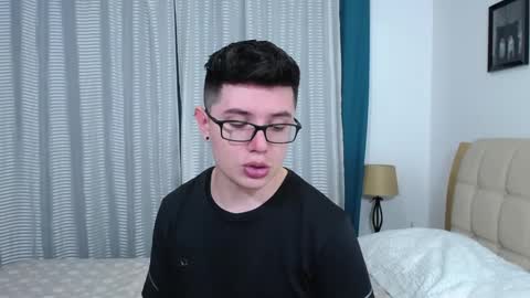 Snapshot of kevinhunts chatting on September 19, 8:09 pm Kevin online show from September 19, 8:09 pm