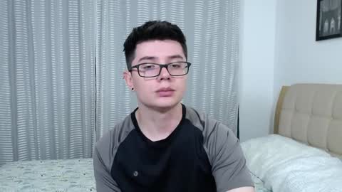 Snapshot of kevinhunts chatting on September 28, 12:16 am Kevin online show from September 28, 12:16 am