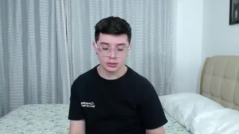 Snapshot of kevinhunts chatting on September 30, 1:54 am Kevin online show from September 30, 1:54 am