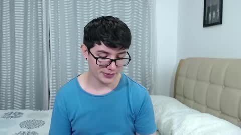 Snapshot of kevinhunts chatting on October 16, 10:00 pm Kevin online show from October 16, 10:00 pm