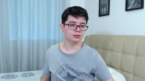 Snapshot of kevinhunts chatting on October 17, 3:25 pm Kevin online show from October 17, 3:25 pm