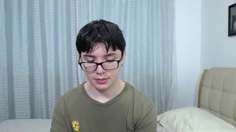 Snapshot of kevinhunts chatting on October 25, 4:35 pm Kevin online show from October 25, 4:35 pm