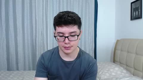 Snapshot of kevinhunts chatting on November 4, 7:35 pm Kevin online show from November 4, 7:35 pm