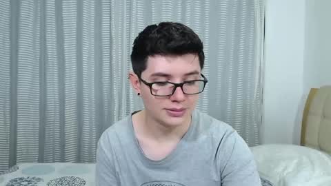 Snapshot of kevinhunts chatting on November 17, 6:35 pm Kevin online show from November 17, 6:35 pm