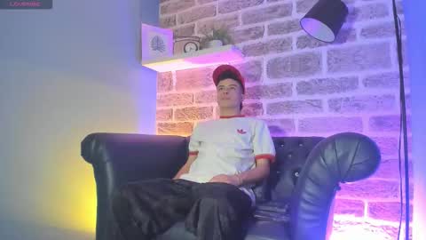 Sexy  Hot Kevin online show from November 17, 9:42 pm