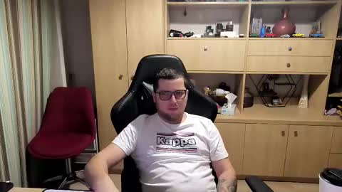 Kevinn online show from December 2, 11:34 pm