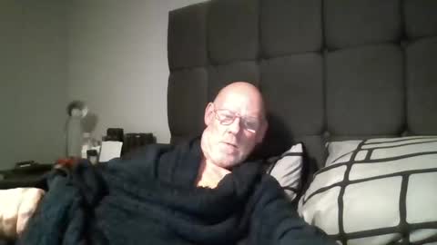 Snapshot of kevlooking4sez chatting on December 14, 9:45 pm kevlooking4sez online show from December 14, 9:45 pm