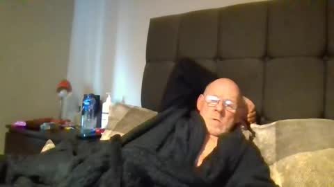 kevlooking4sez online show from October 24, 11:50 am