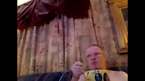 Snapshot of kevydaddyhubby2 chatting on January 19, 5:44 am kevydaddyhubby2 online show from January 19, 5:44 am
