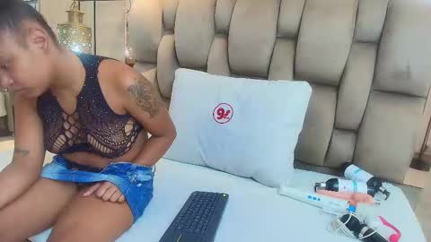 keyla nahir online show from September 17, 3:19 am