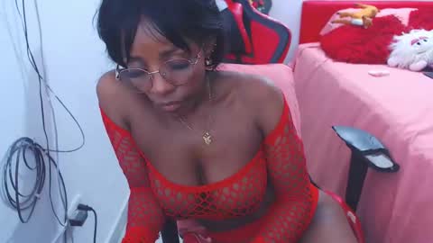 Sandy Saenz online show from December 29, 8:37 pm